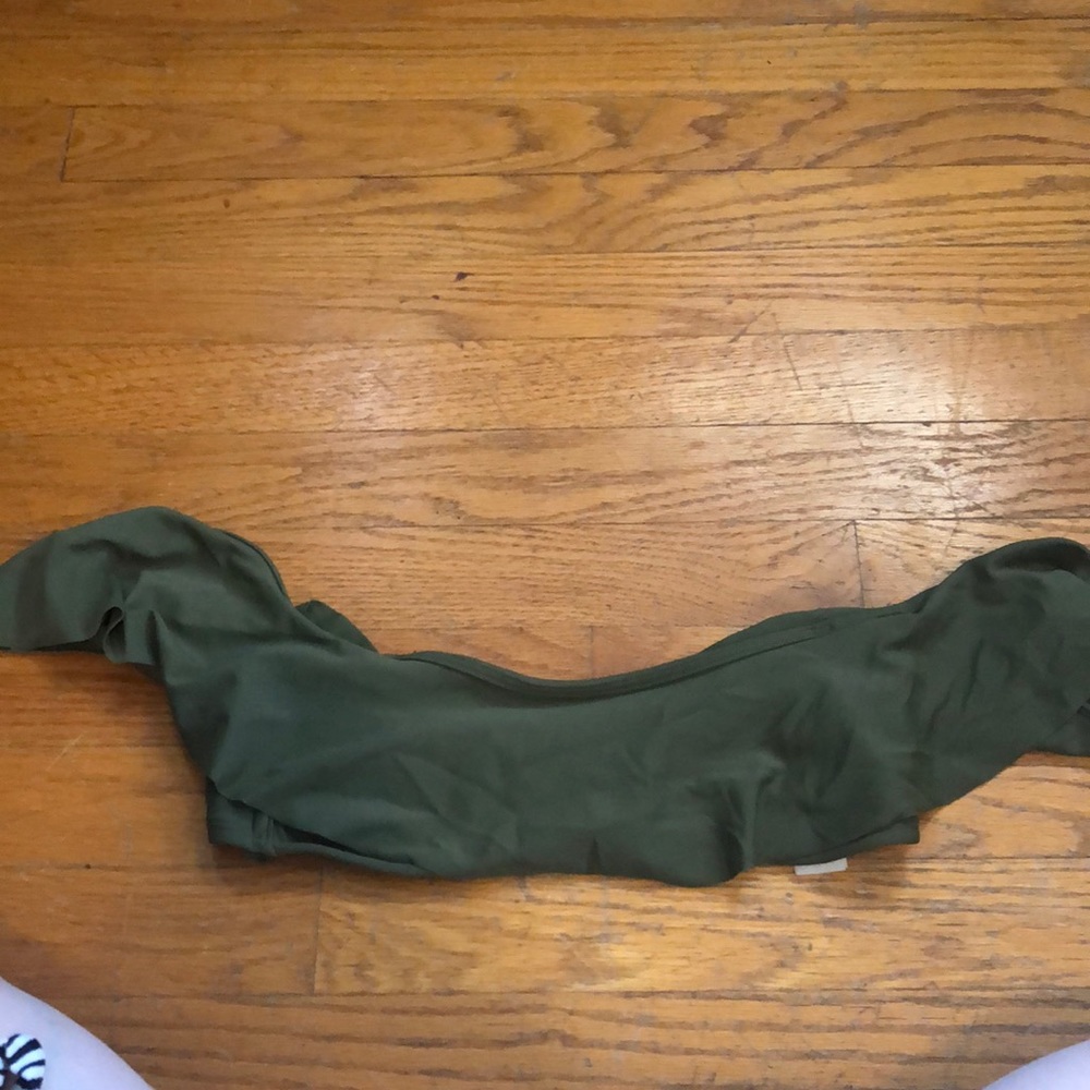 Never worn but I bought it with no straps or pads